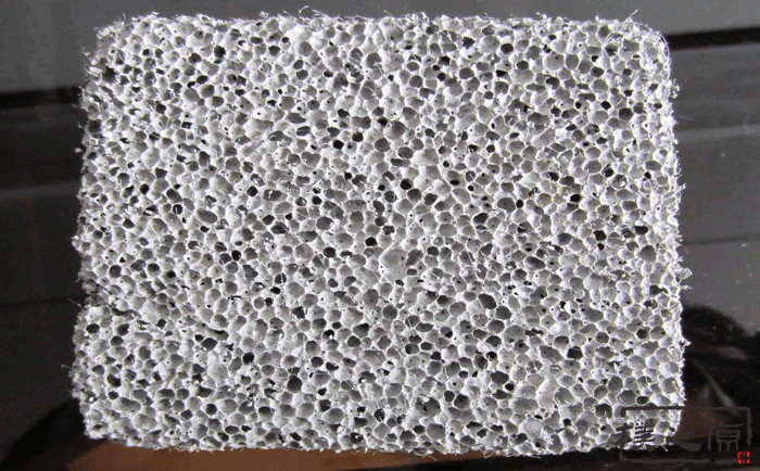 做为保温材料的泡沫混凝土性能特点是什么？